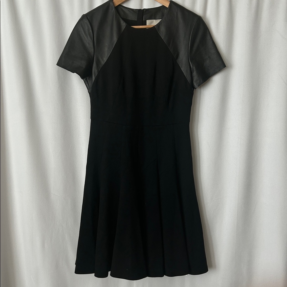 Jason Wu Elegant Black Short Sleeve  Fit and Flare Midi Dress **Size 12** 🌺🌺